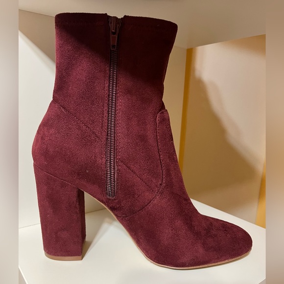 Heeled boots - Picture 3 of 10